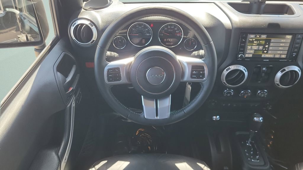 Used 2016 Jeep Wrangler Unlimited Rubicon AWD/4WD image 11