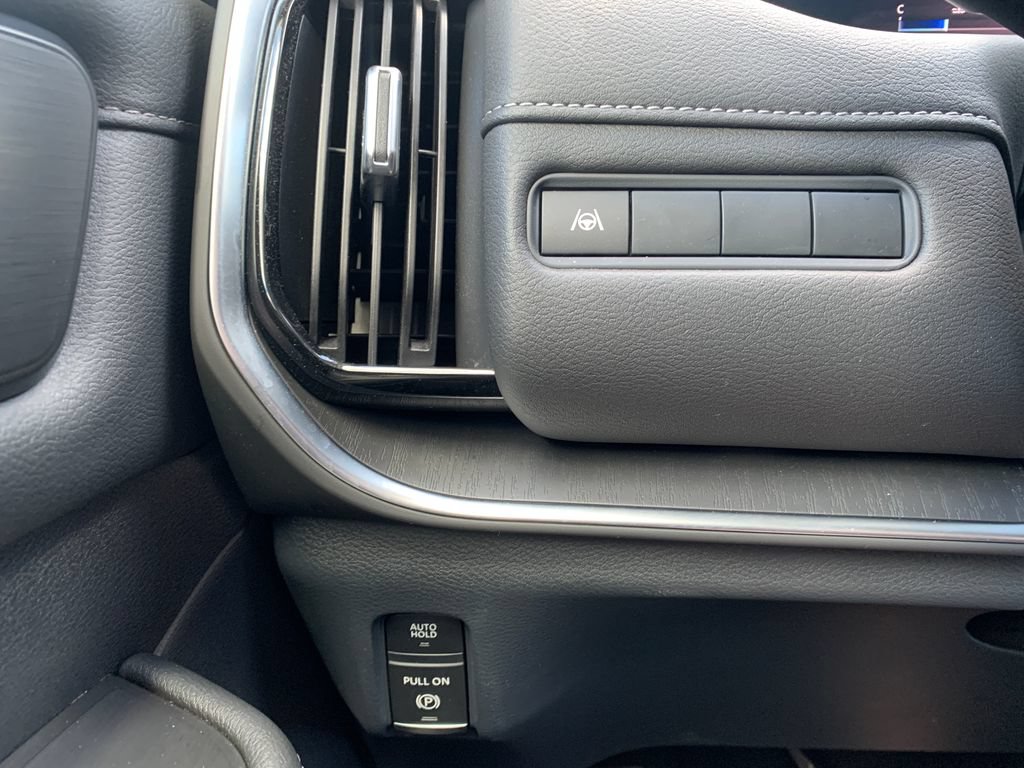 Used 2025 Nissan Armada SV AWD/4WD image 19