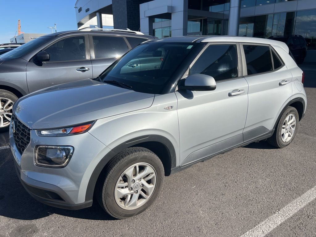 Used 2021 Hyundai Venue SE image 30