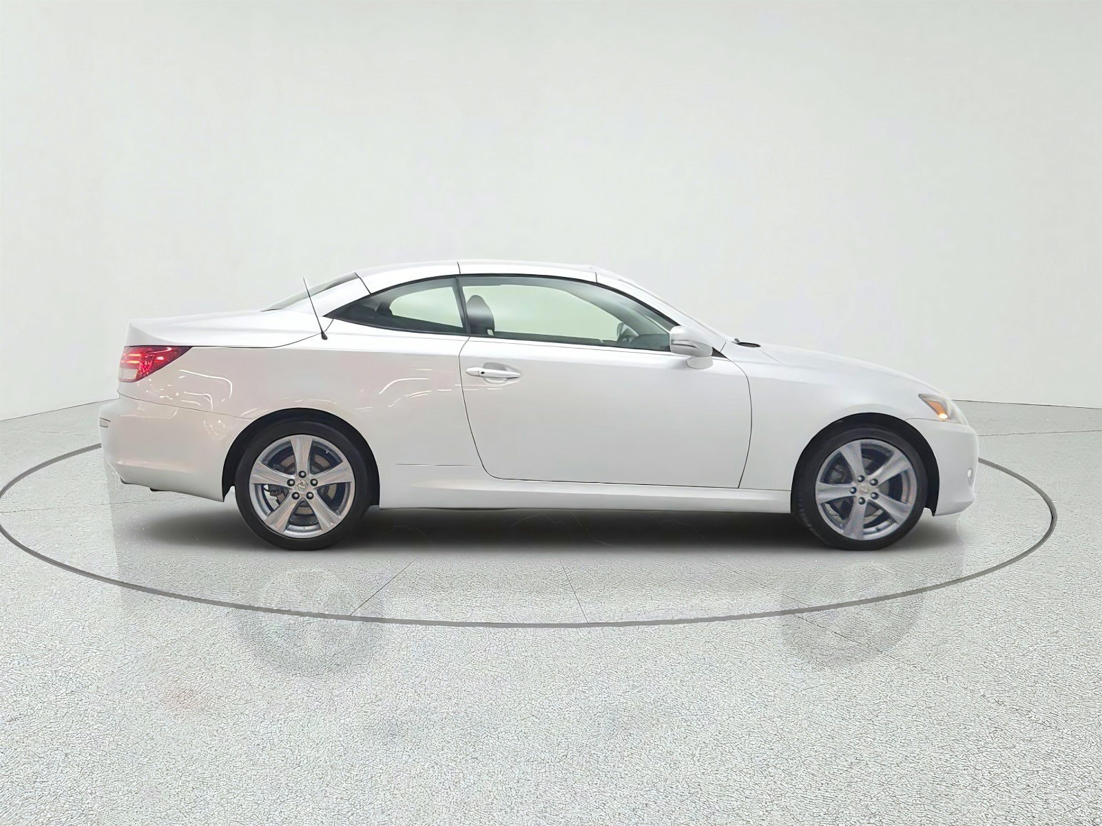 Used 2015 Lexus IS 250C w/ Navigation System Package RWD image 4