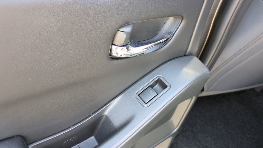 Used 2025 Nissan Frontier SV w/ SV Convenience Package image 15