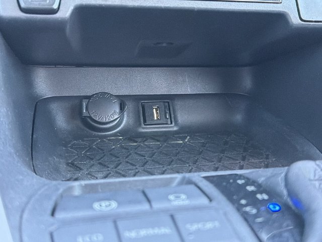Used 2021 Toyota RAV4 LE FWD image 21