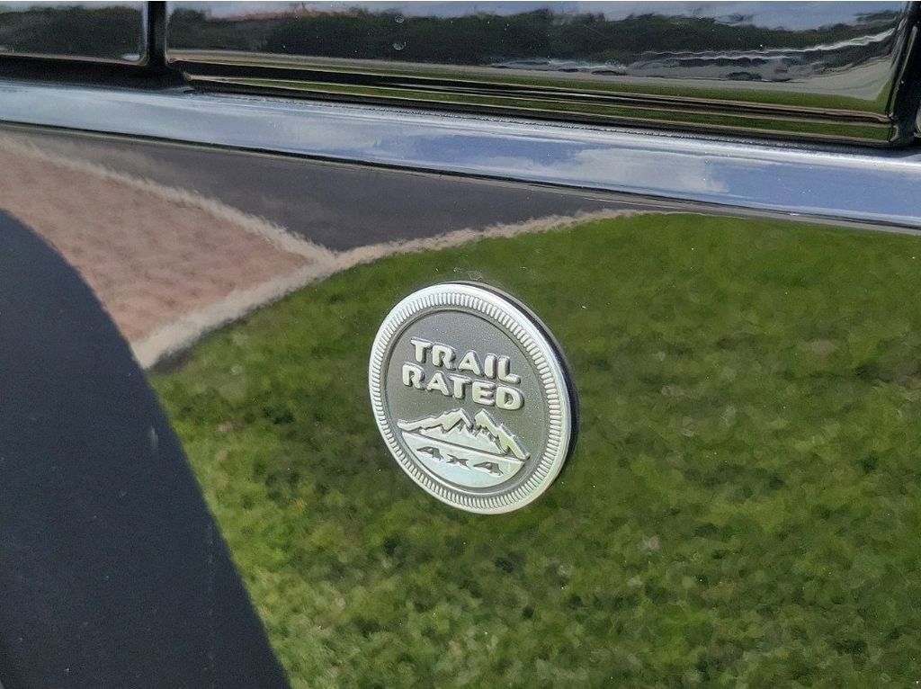 Used 2018 Jeep Wrangler Sport w/ Connectivity Group image 7