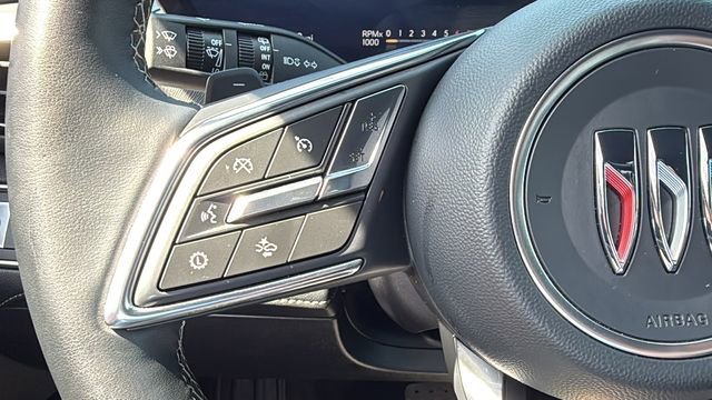 Used 2025 Buick Enclave Preferred FWD image 17