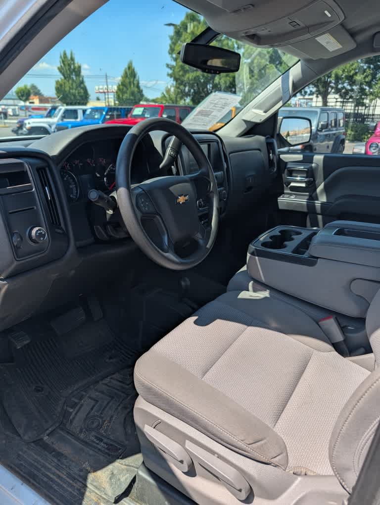 Used 2018 Chevrolet Silverado 1500 Custom w/ Custom Value Package AWD/4WD image 12