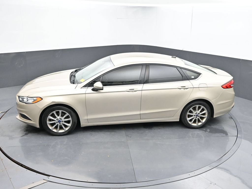 Used 2017 Ford Fusion SE FWD image 20