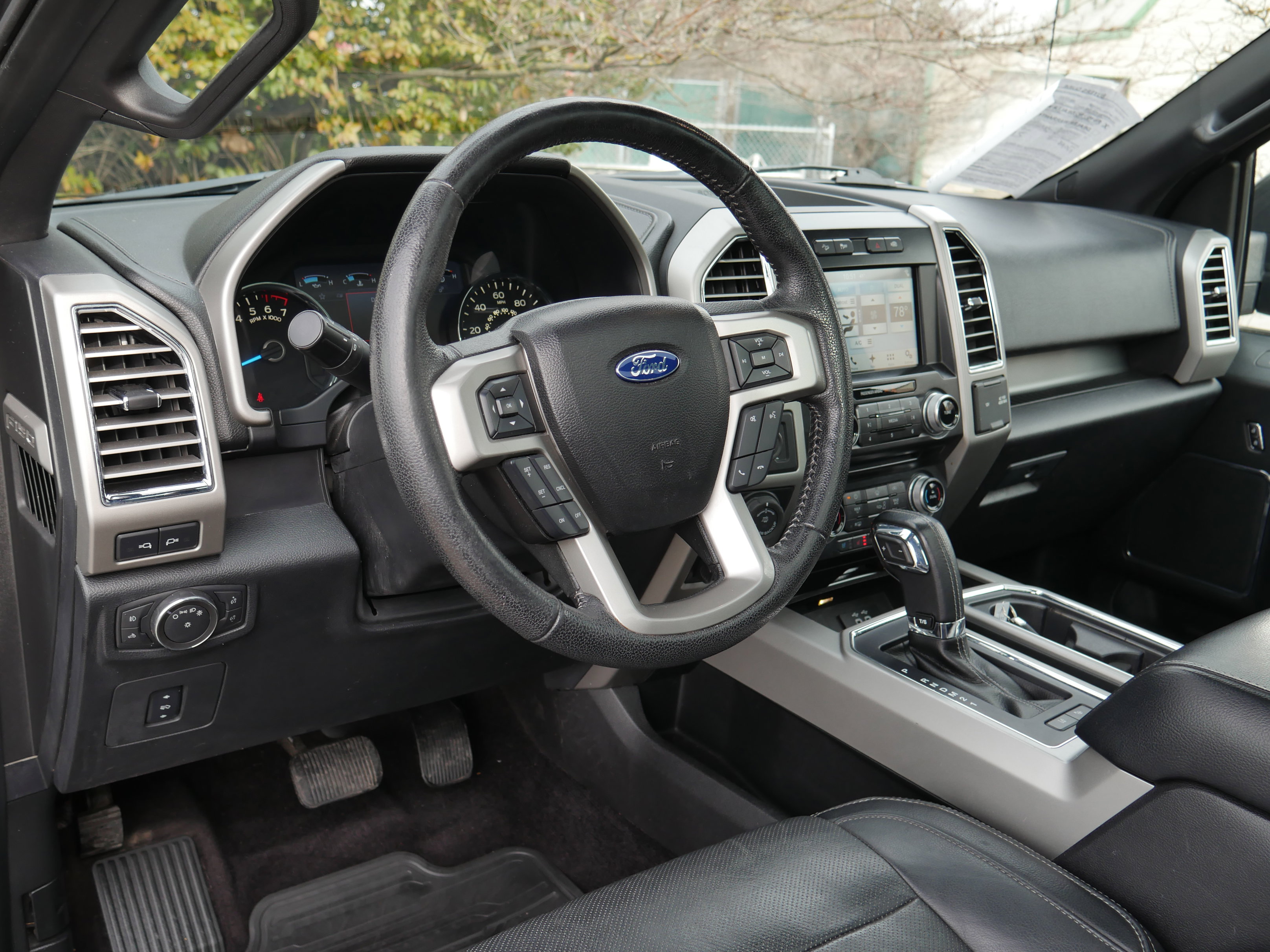 Used 2016 Ford F150 Lariat w/ Equipment Group 502A Luxury image 4