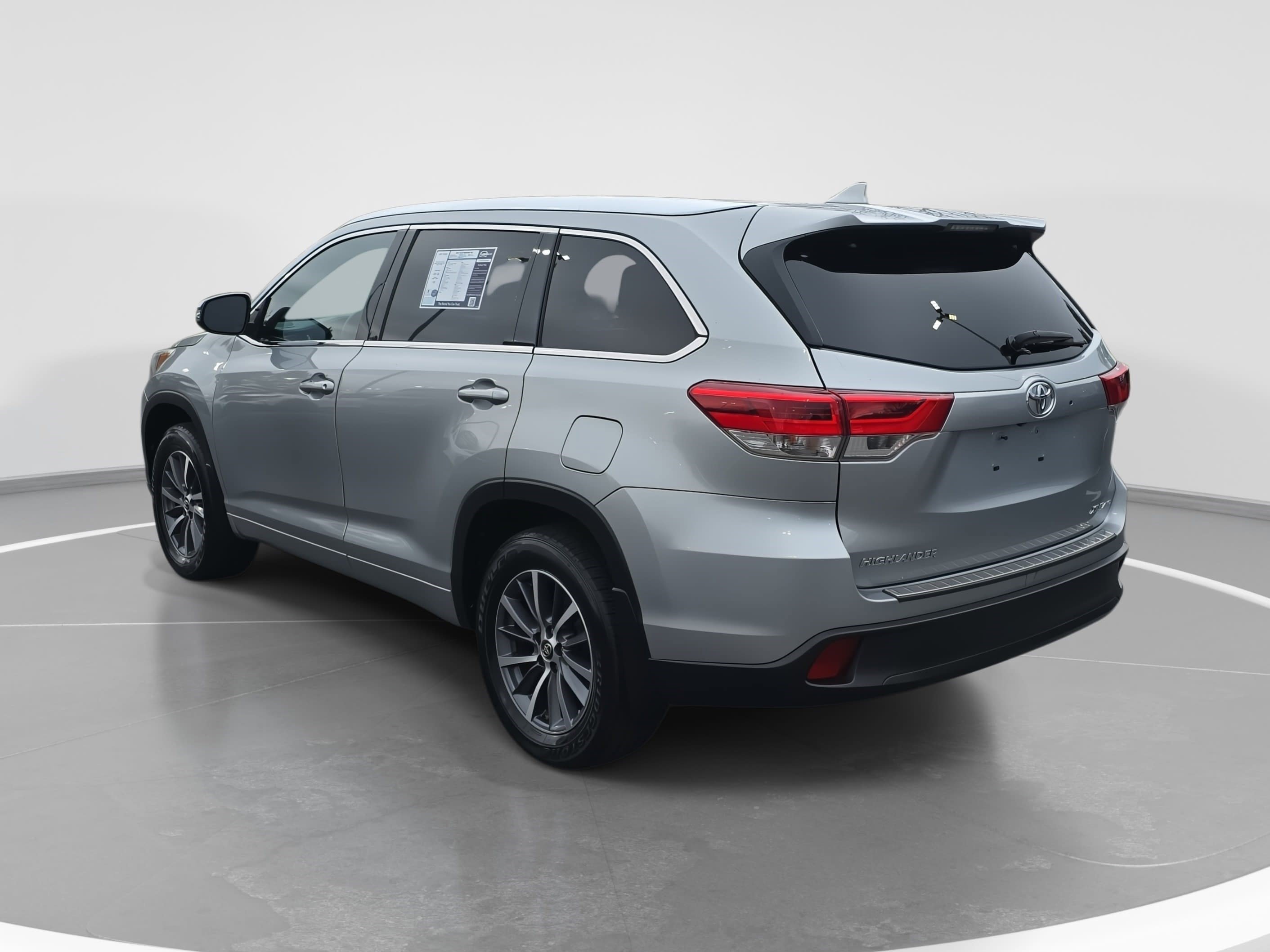 Used 2018 Toyota Highlander XLE image 7