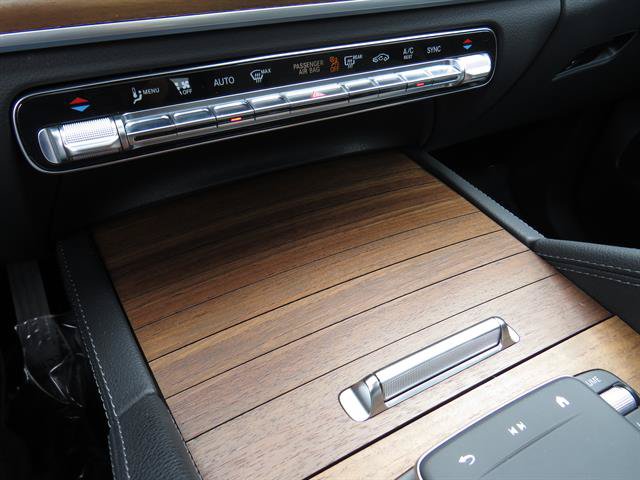 Used 2025 Mercedes-Benz GLE 350 4MATIC w/ Winter Package image 19