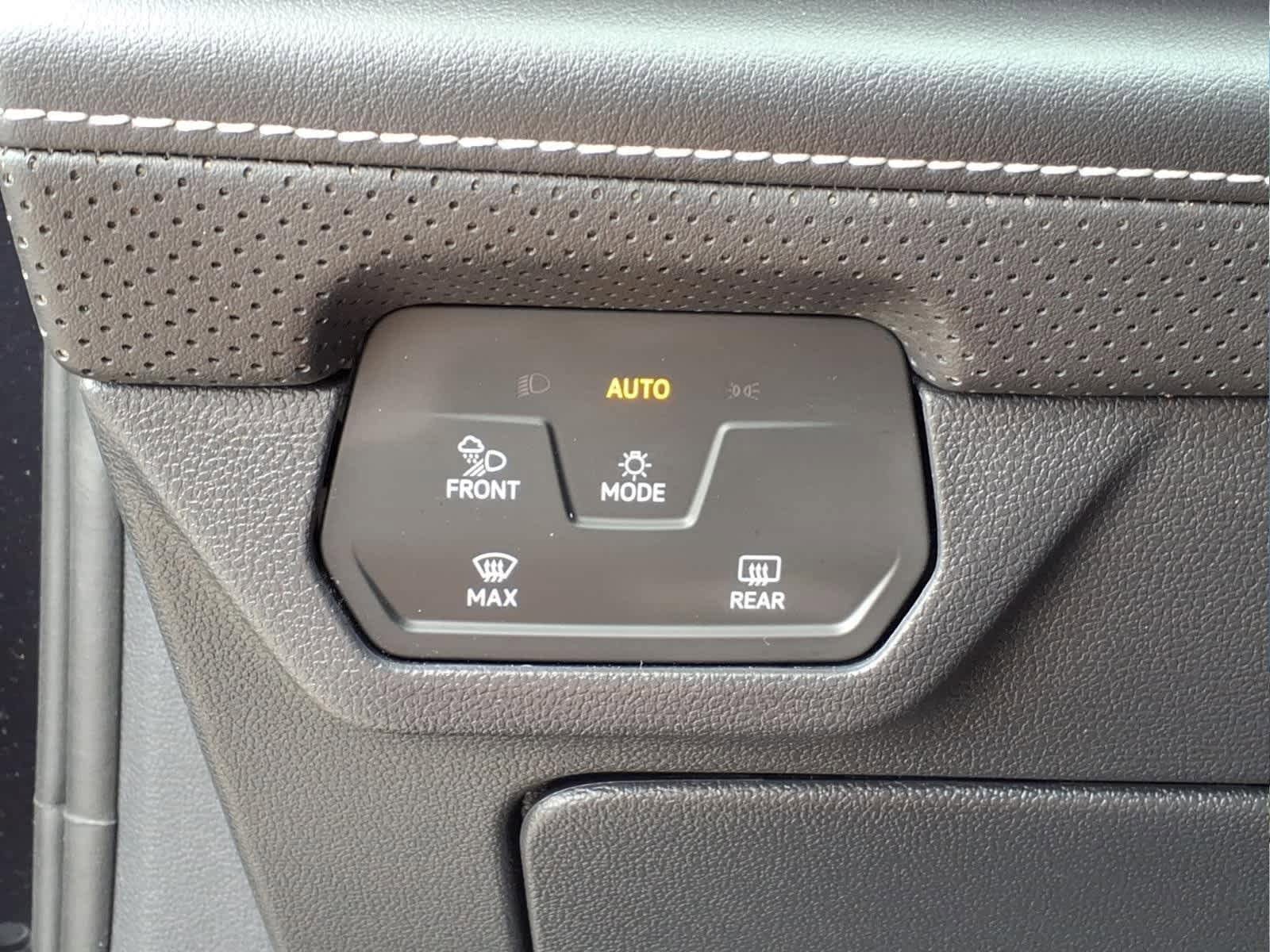Used 2025 Volkswagen Atlas SE FWD image 15