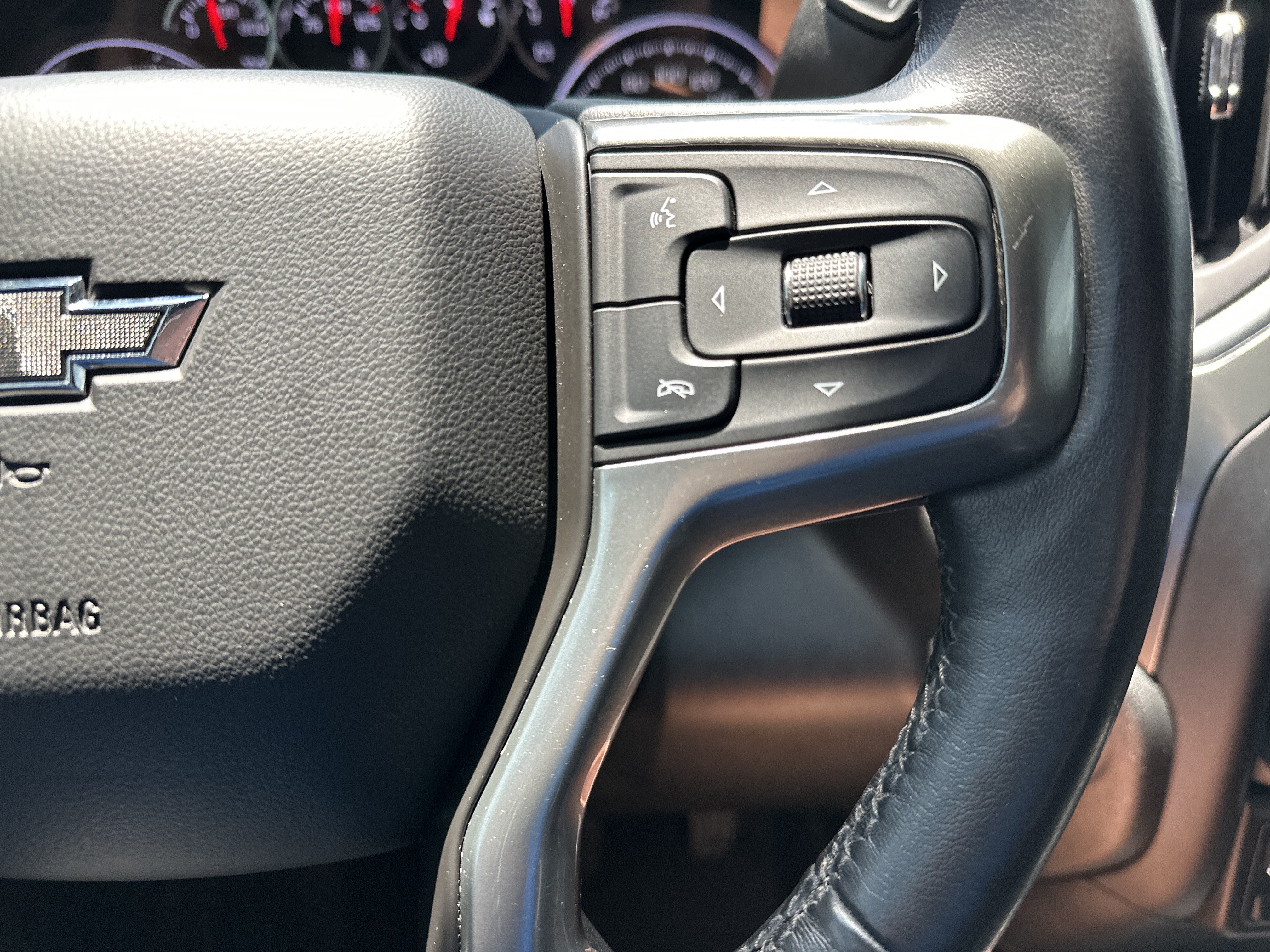 Used 2019 Chevrolet Silverado 1500 LT Trail Boss w/ Convenience Package AWD/4WD image 19