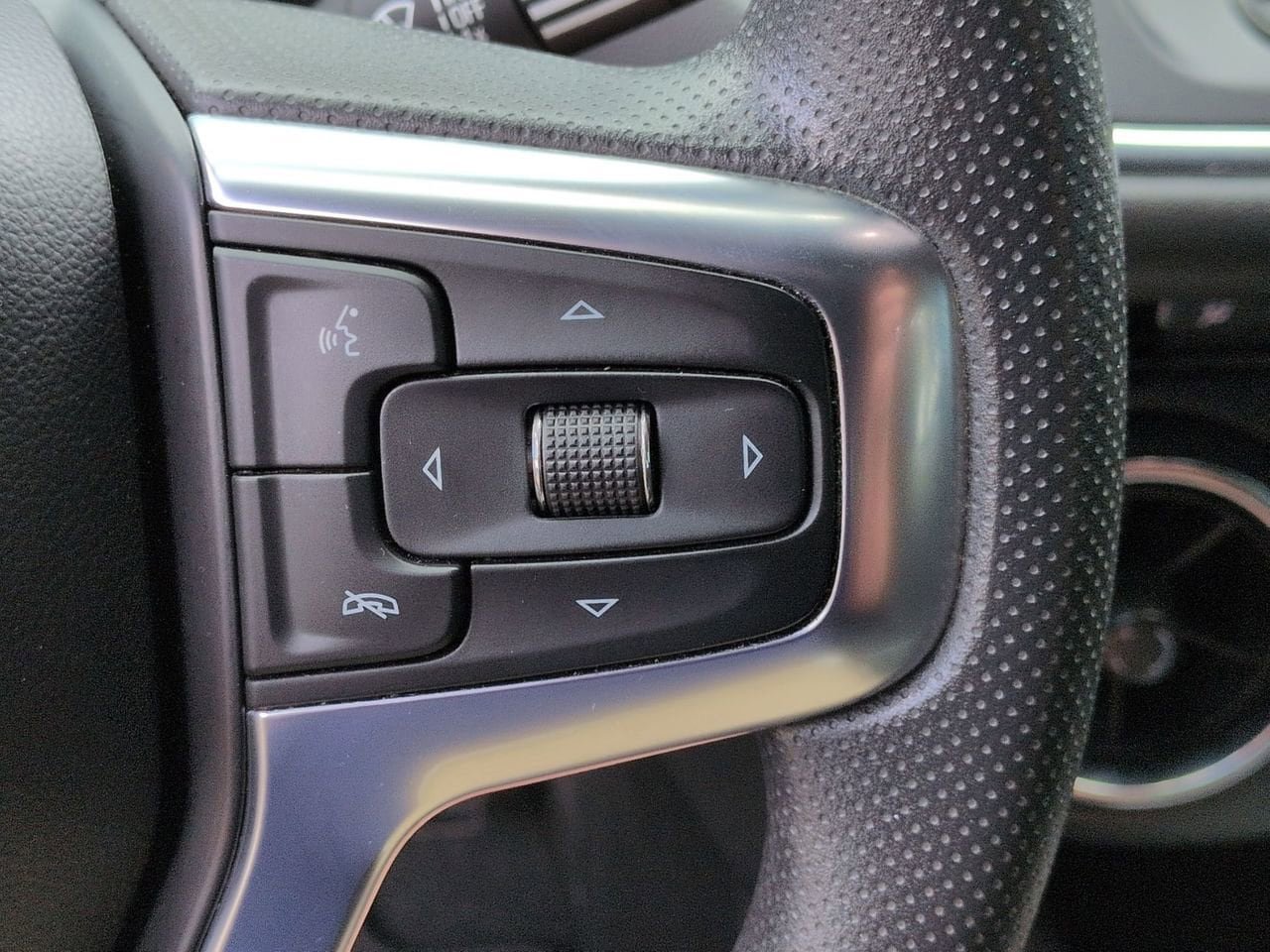 Used 2022 Chevrolet Blazer LT image 12