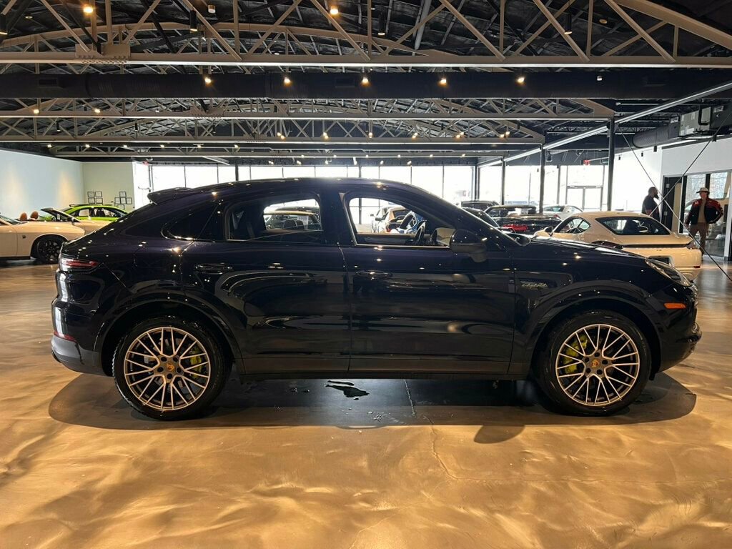 Used 2022 Porsche Cayenne E-Hybrid Coupe image 6