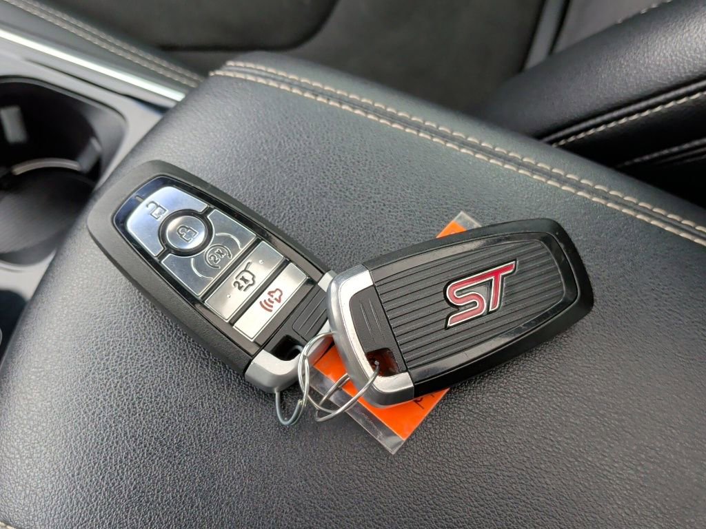 Used 2019 Ford Edge ST w/ Equipment Group 401A AWD/4WD image 54