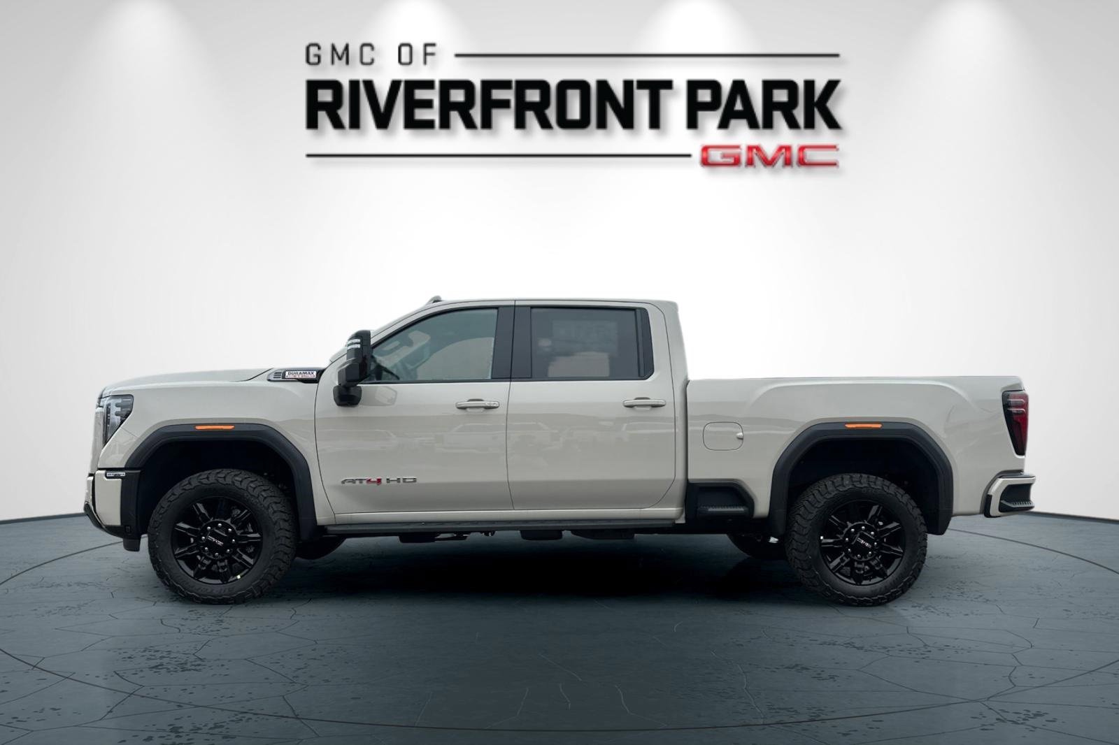 New 2026 GMC Sierra 2500 AT4 w/ AT4 Premium Plus Package image 6