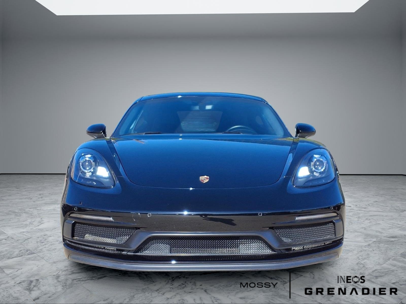 Used 2018 Porsche 718 Cayman GTS image 2