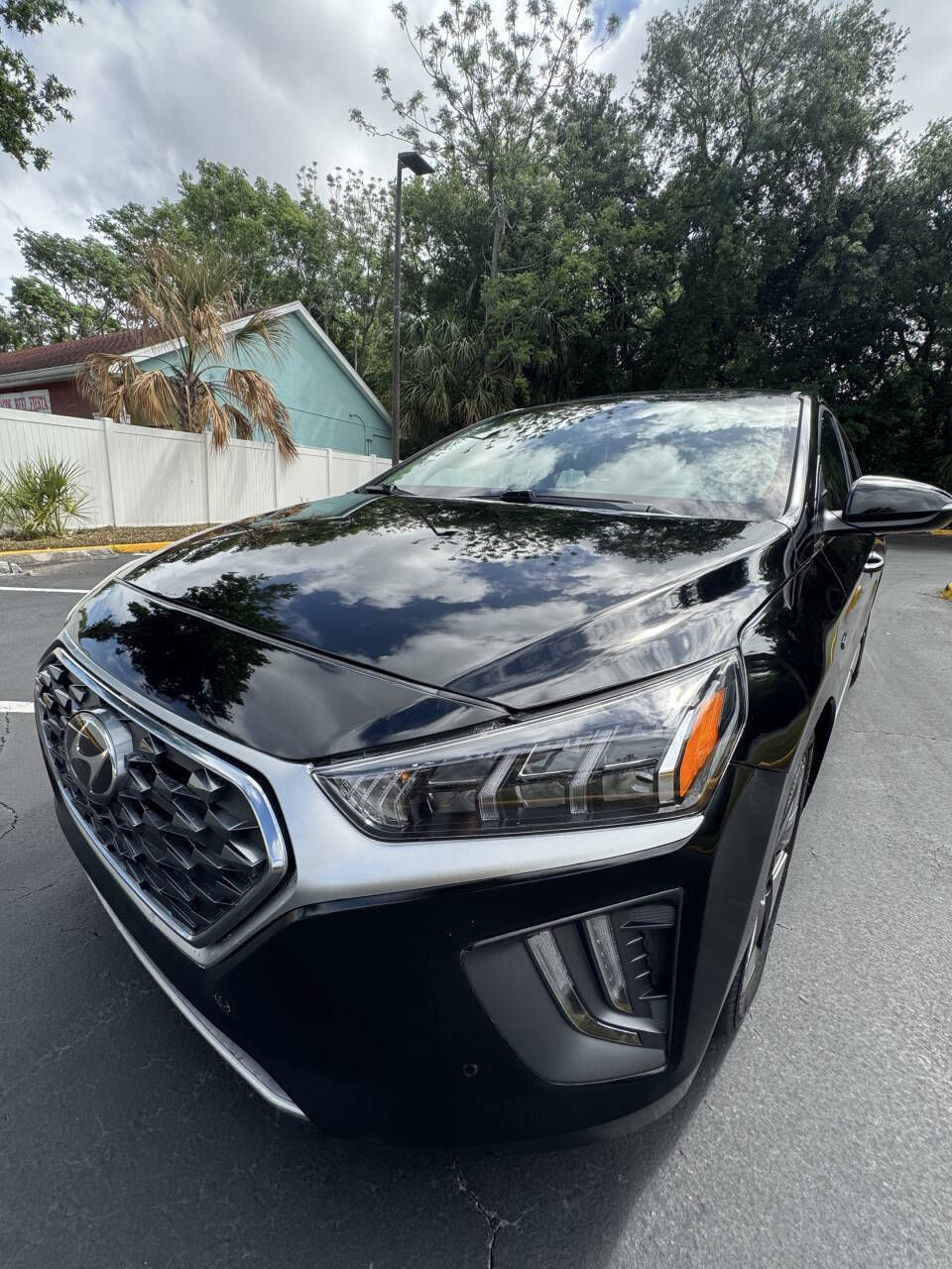 Used 2020 Hyundai Ioniq Limited image 1