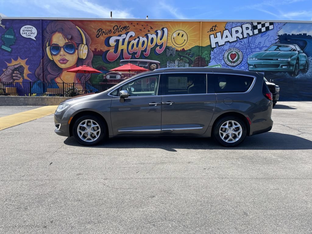 Certified 2019 Chrysler Pacifica Limited FWD image 2