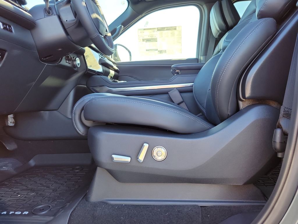 New 2025 Lincoln Navigator L Reserve w/ Jet Appearance Package AWD/4WD image 18