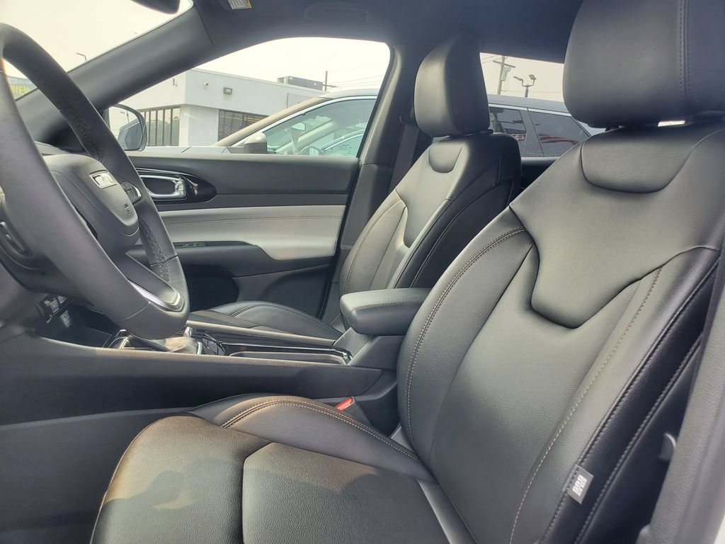 Used 2023 Jeep Compass Limited AWD/4WD image 6