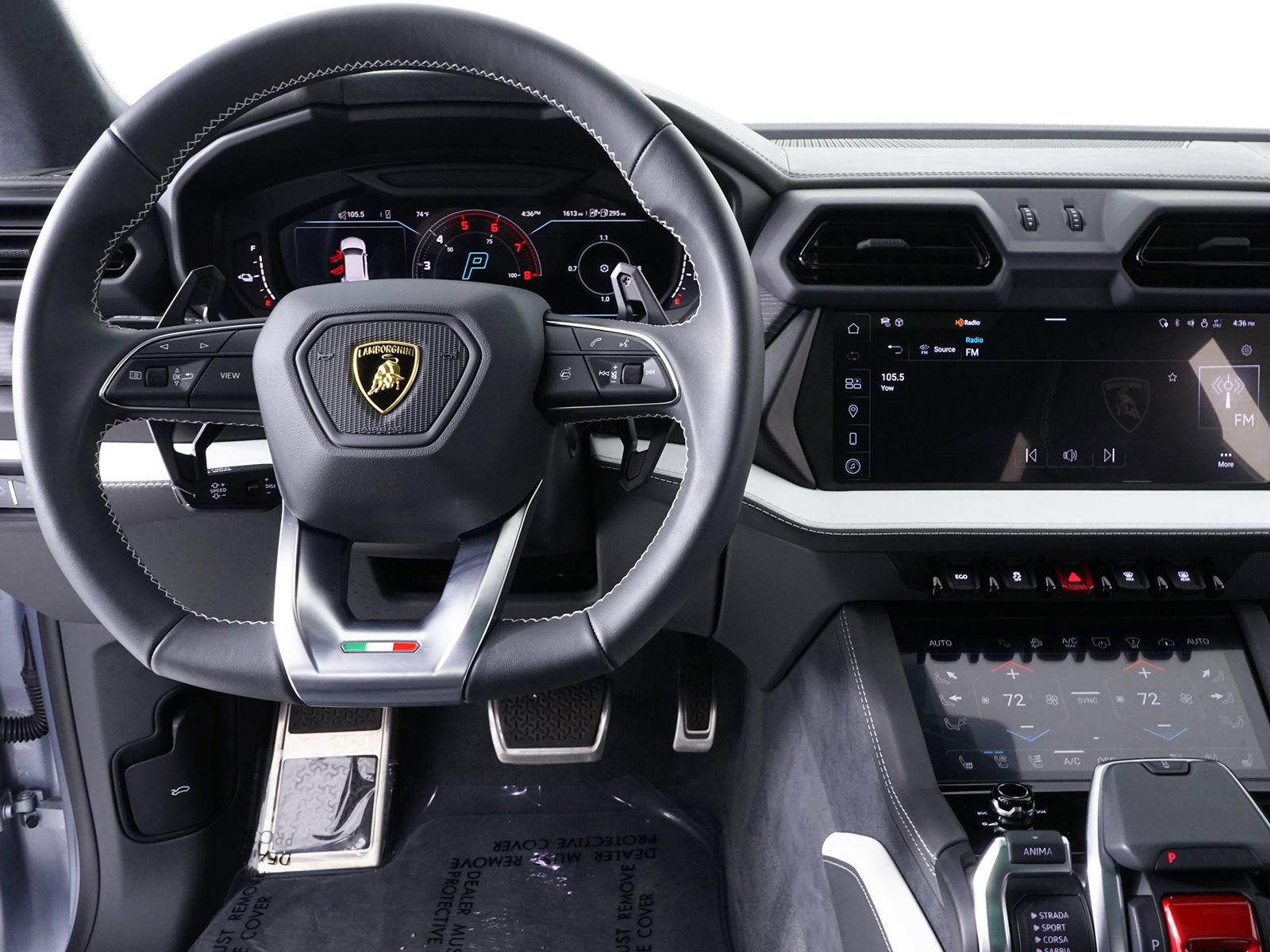 Used 2025 Lamborghini Urus SE AWD/4WD image 27