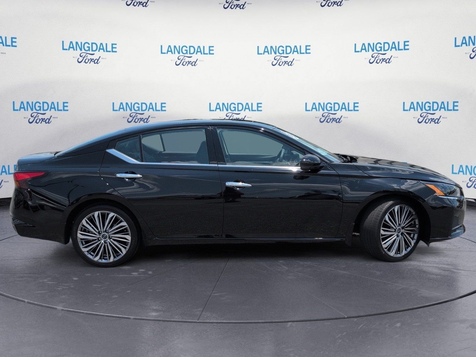 Used 2025 Nissan Altima 2.5 SL FWD video 3