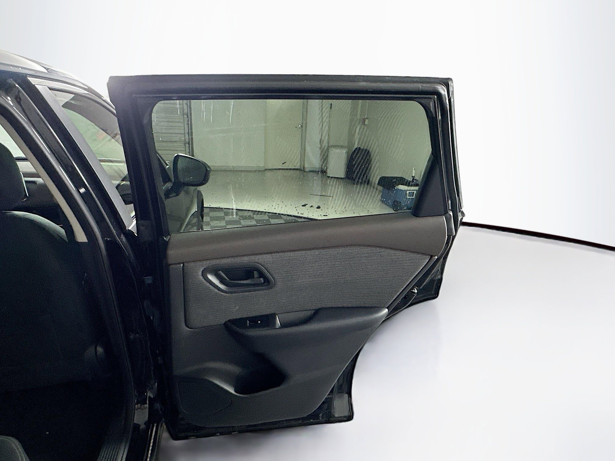 Used 2023 Nissan Rogue S image 29