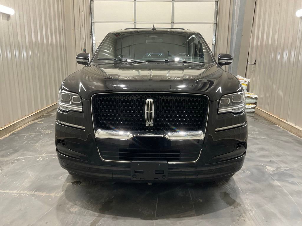 Used 2022 Lincoln Navigator L Reserve image 2