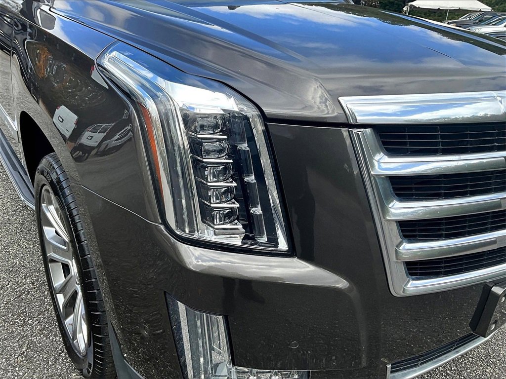 Certified 2020 Cadillac Escalade Luxury image 30