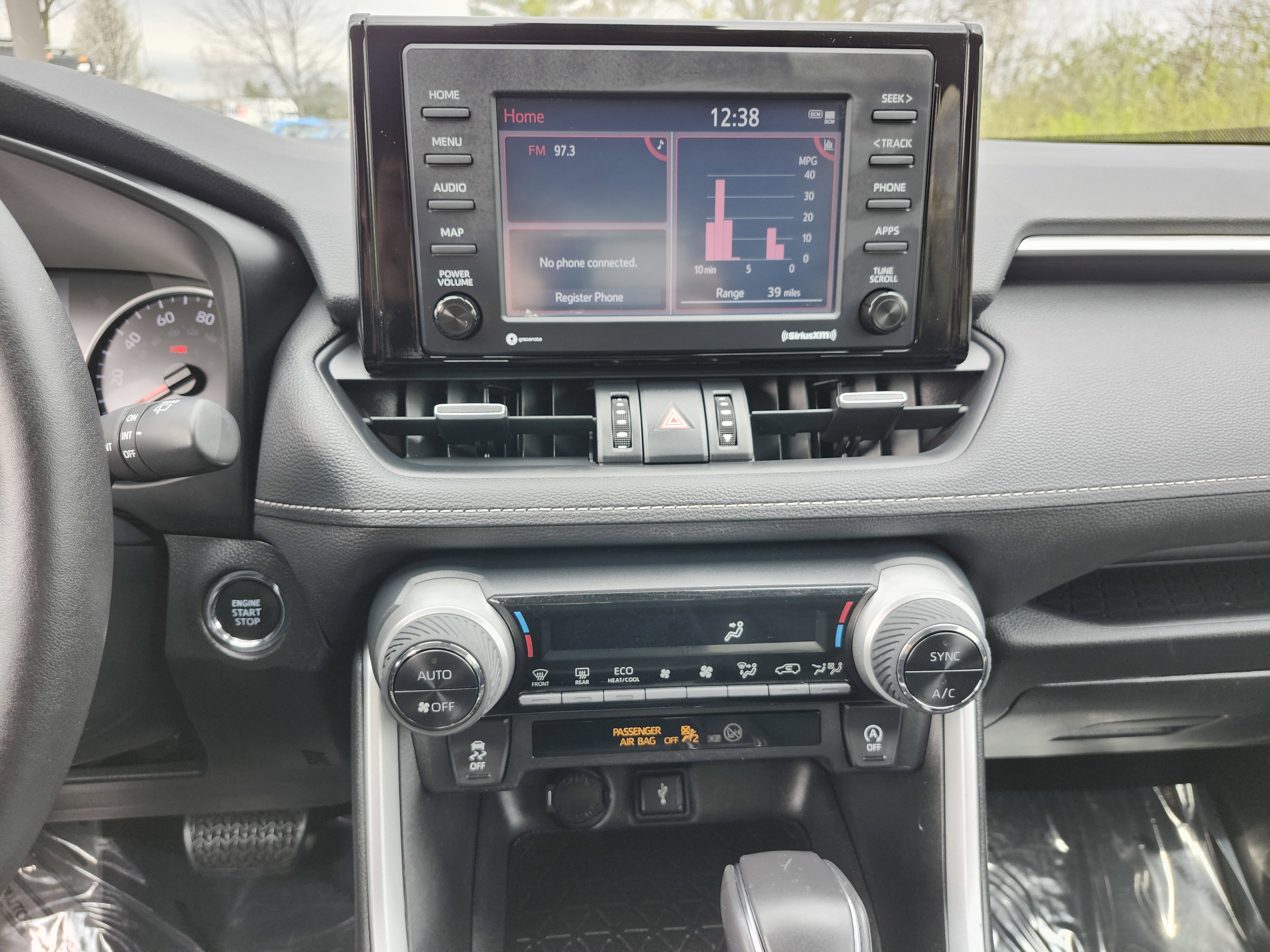 Used 2021 Toyota RAV4 XLE Premium AWD/4WD image 26