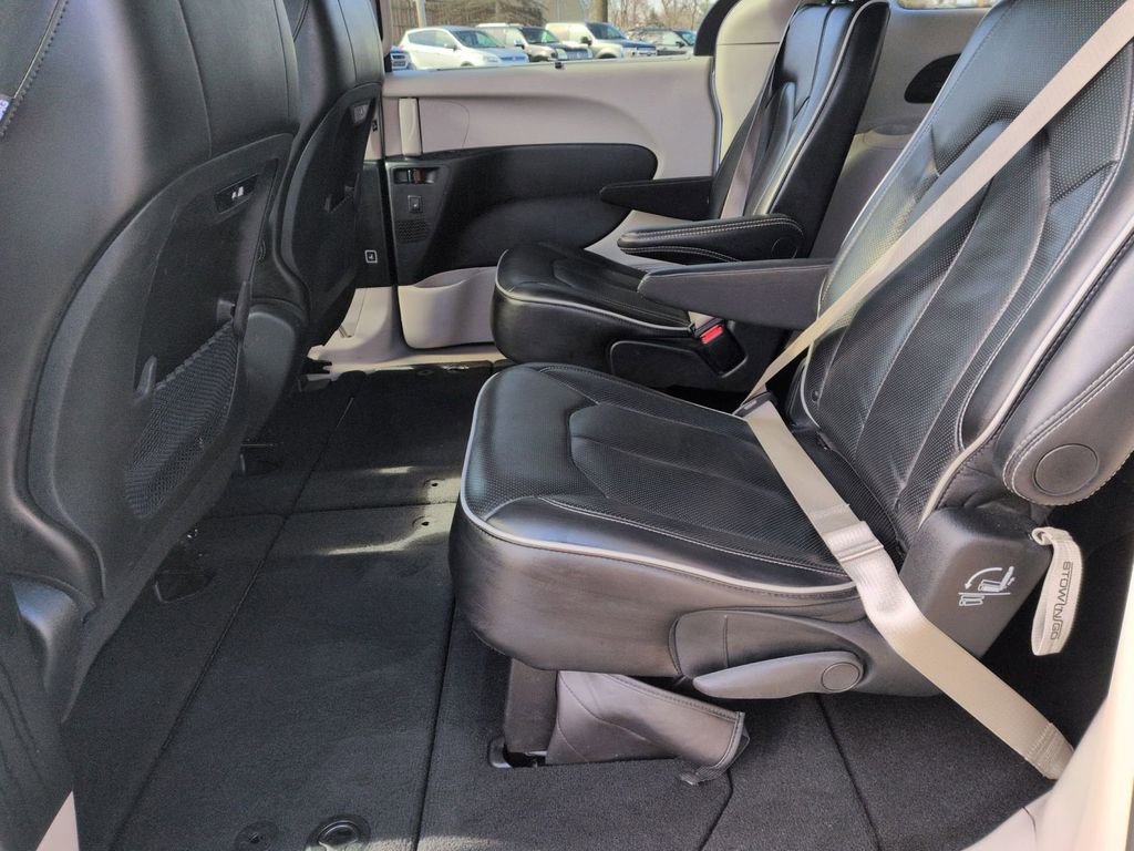 Used 2024 Chrysler Pacifica Limited image 27