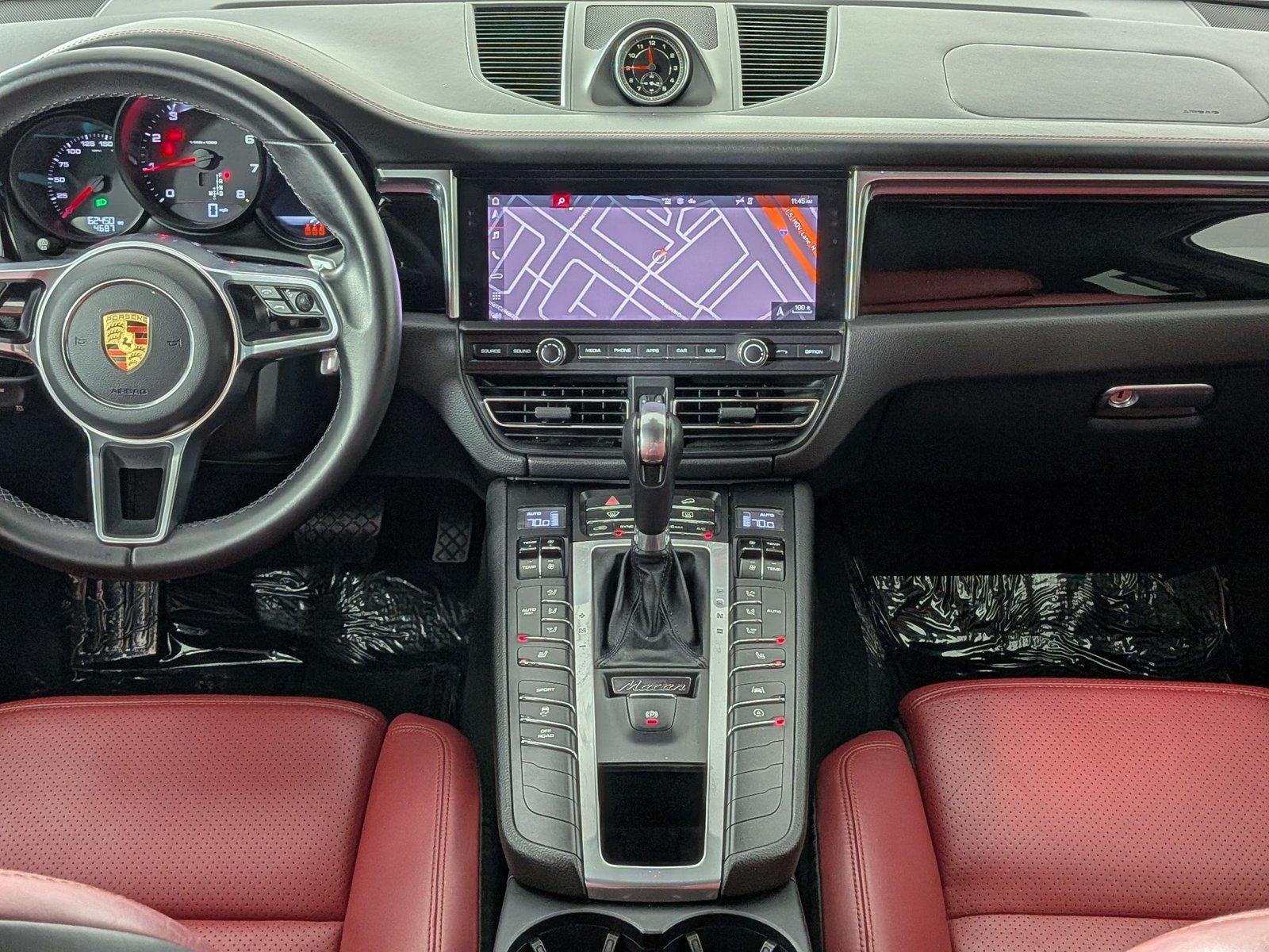 Certified 2021 Porsche Macan AWD/4WD image 19