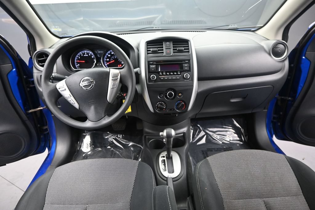 Used 2015 Nissan Versa SV FWD image 28