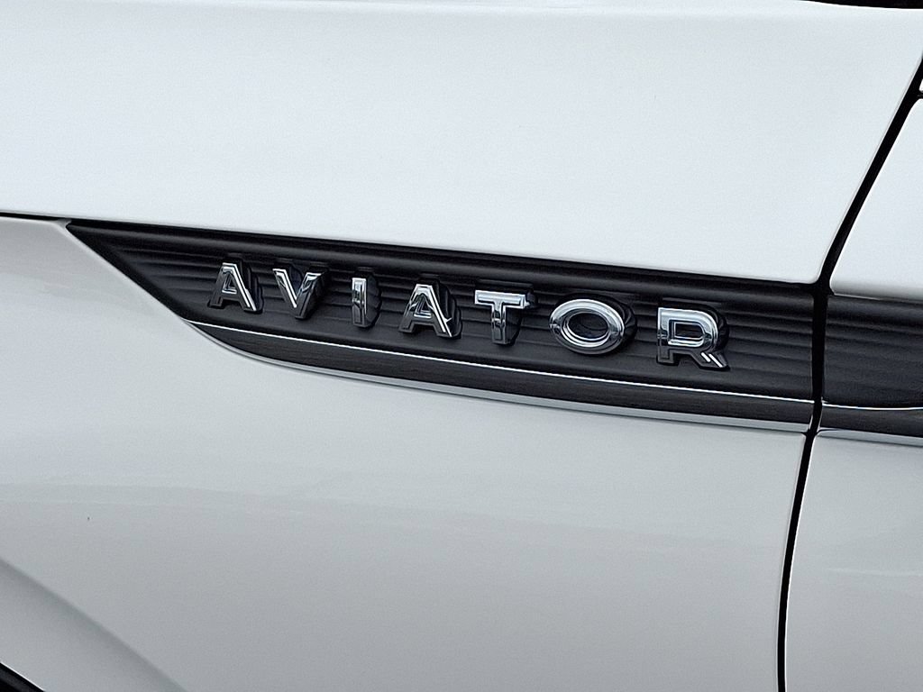 Certified 2024 Lincoln Aviator AWD w/ Premium Package image 33