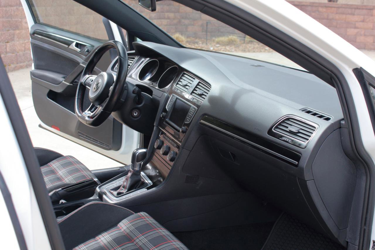 Used 2017 Volkswagen GTI S image 33