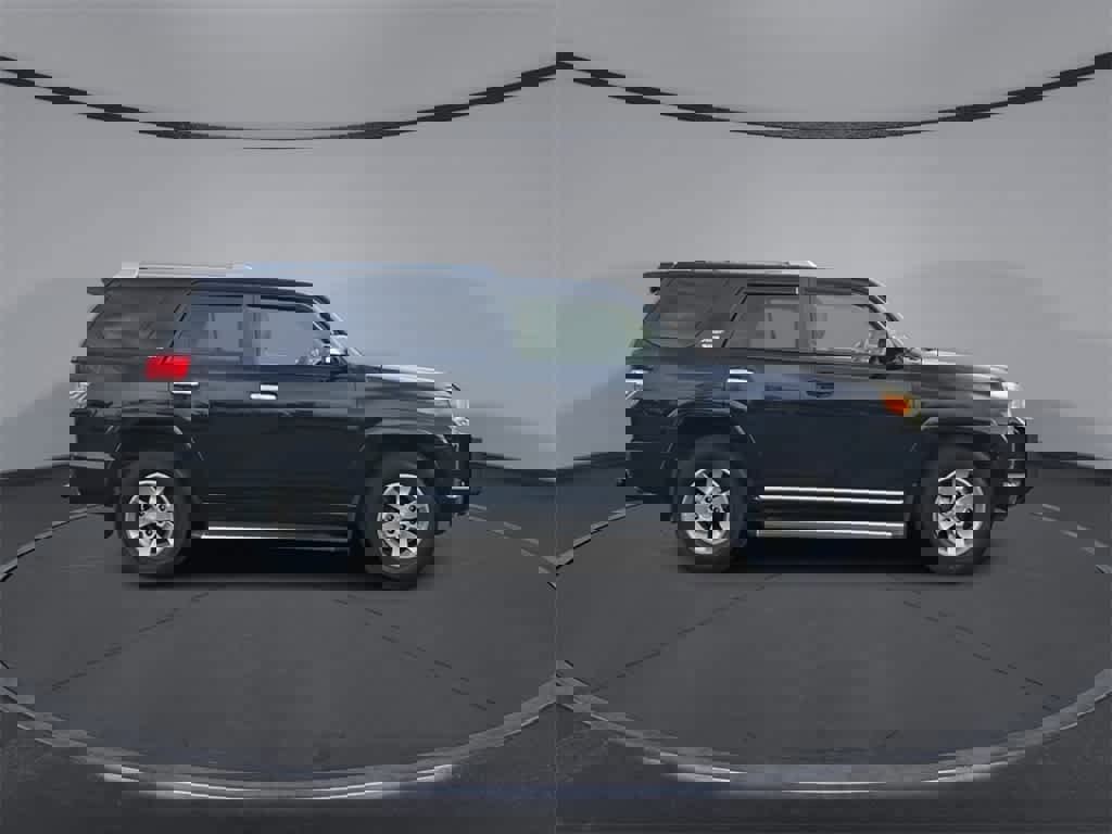 Used 2013 Toyota 4Runner SR5 image 9