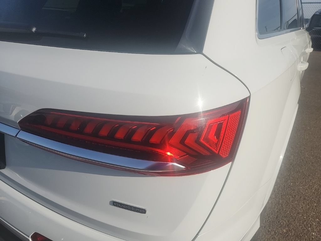 Used 2021 Audi Q7 2.0T Premium w/ Convenience Package AWD/4WD image 14