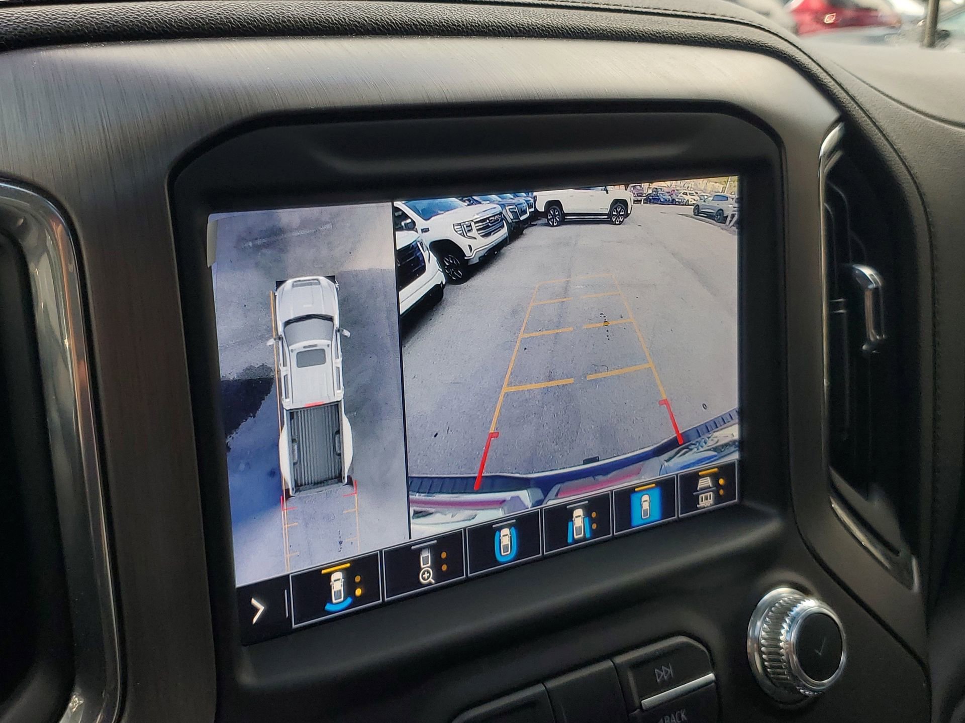 Used 2023 GMC Sierra 3500 Denali w/ Denali Ultimate Package image 28