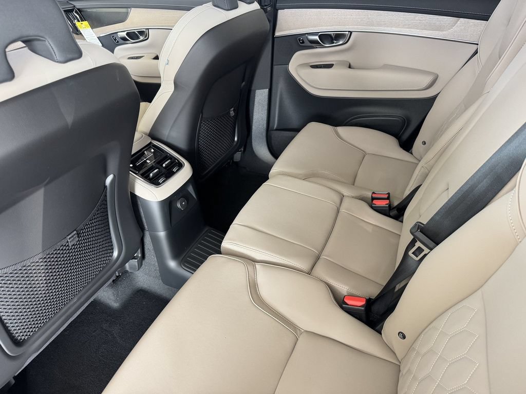 New 2026 Volvo XC90 T8 Plus AWD/4WD image 11
