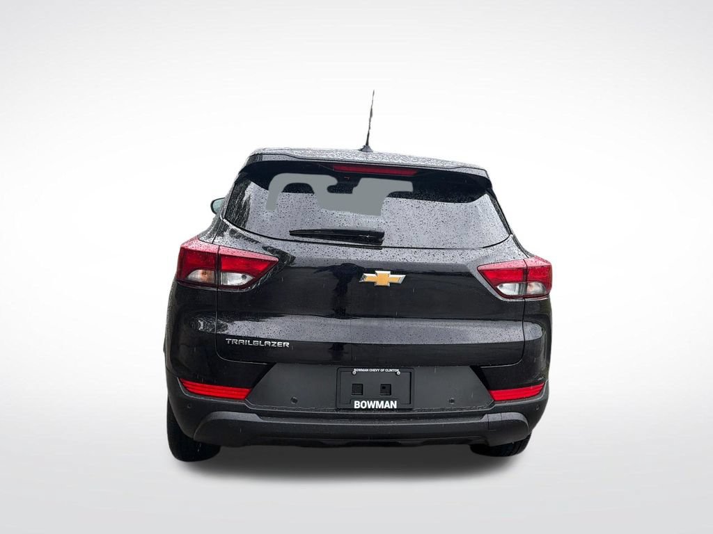 Used 2025 Chevrolet TrailBlazer LS w/ LS Convenience Package FWD image 5