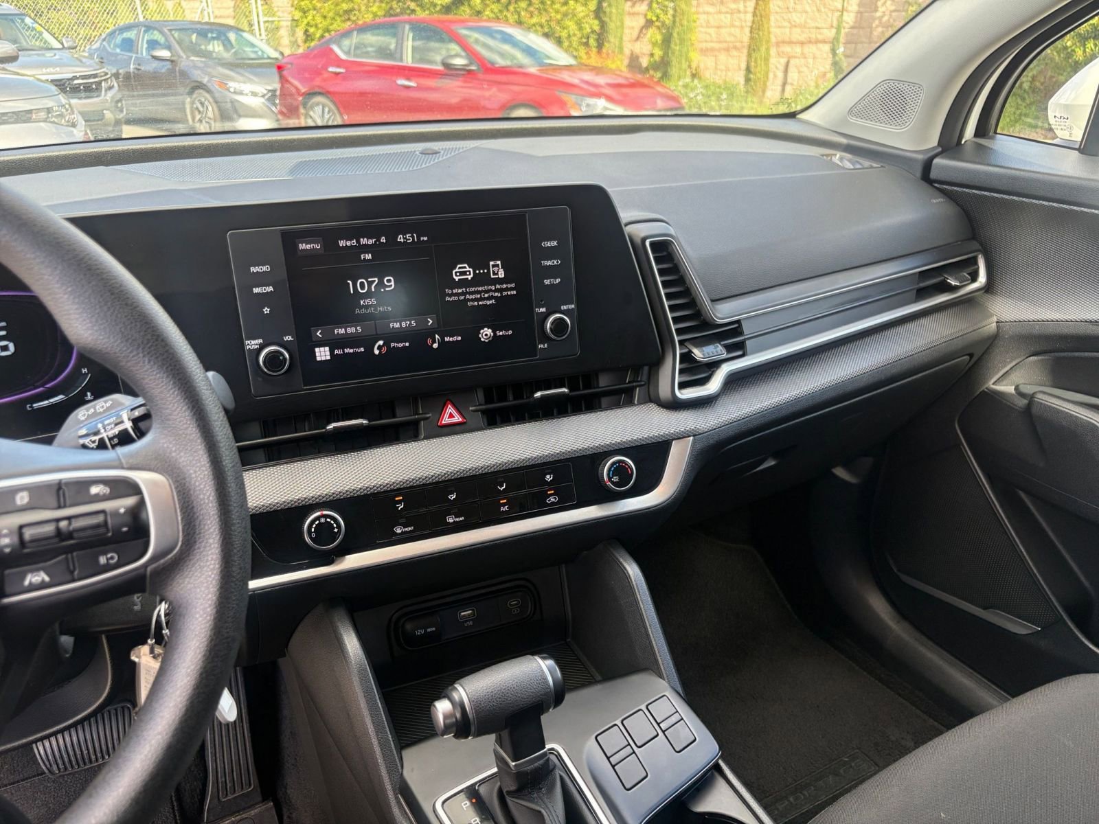 Used 2025 Kia Sportage LX image 17