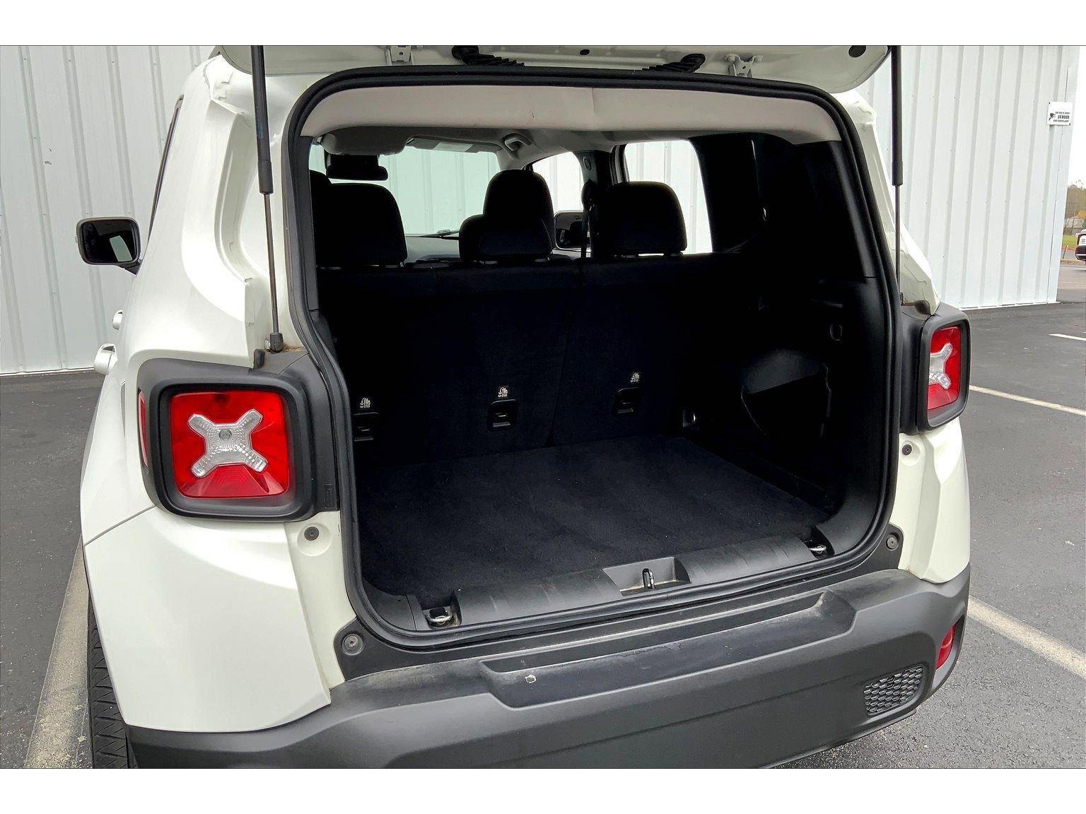 Used 2023 Jeep Renegade Altitude image 26