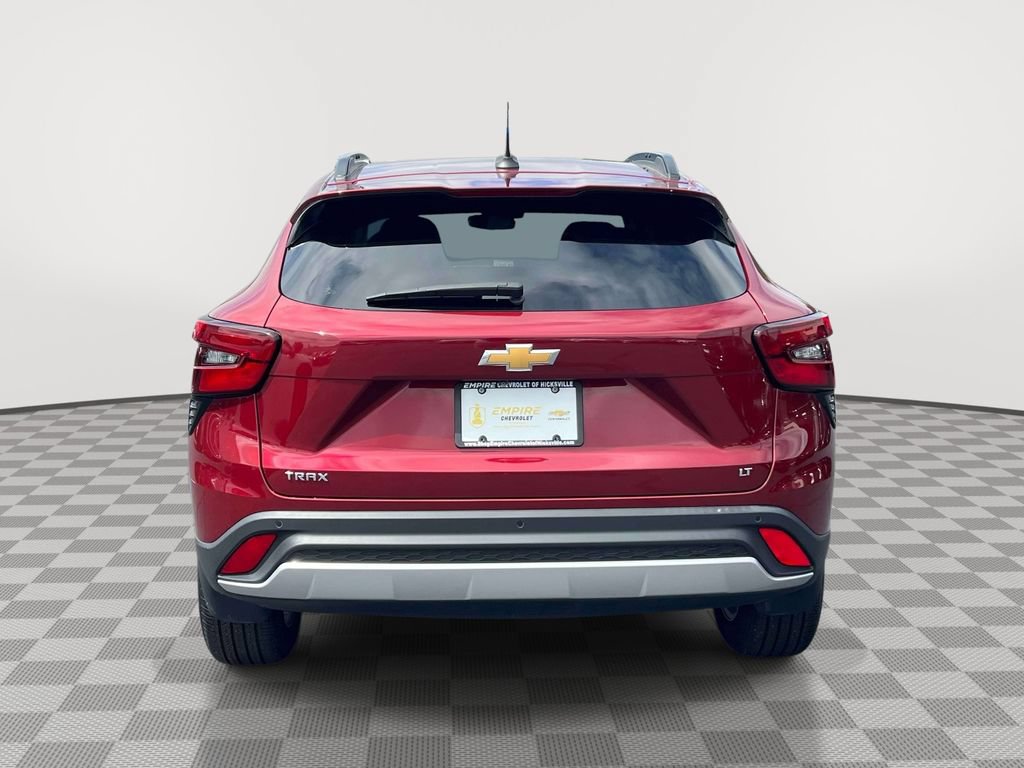 Used 2024 Chevrolet Trax LT w/ Driver Confidence Package FWD image 6