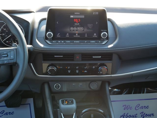 Used 2023 Nissan Rogue S image 10