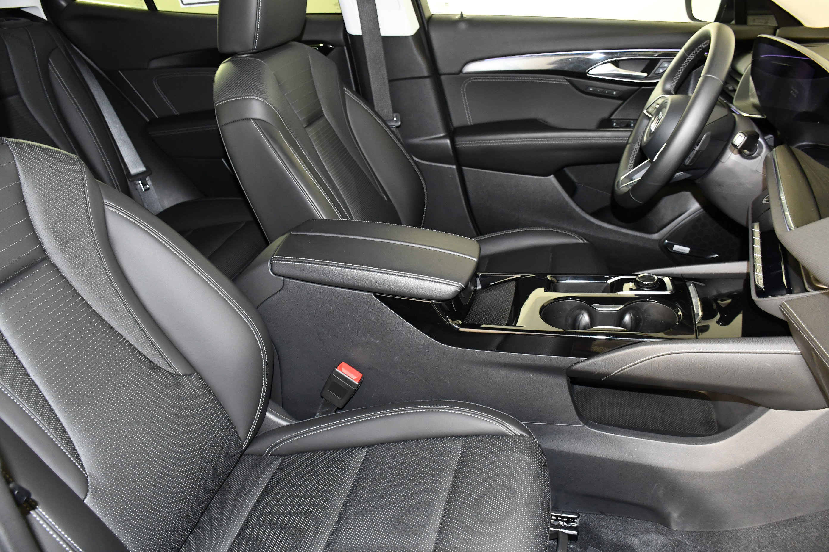 Used 2024 Buick Envision Preferred AWD/4WD image 42