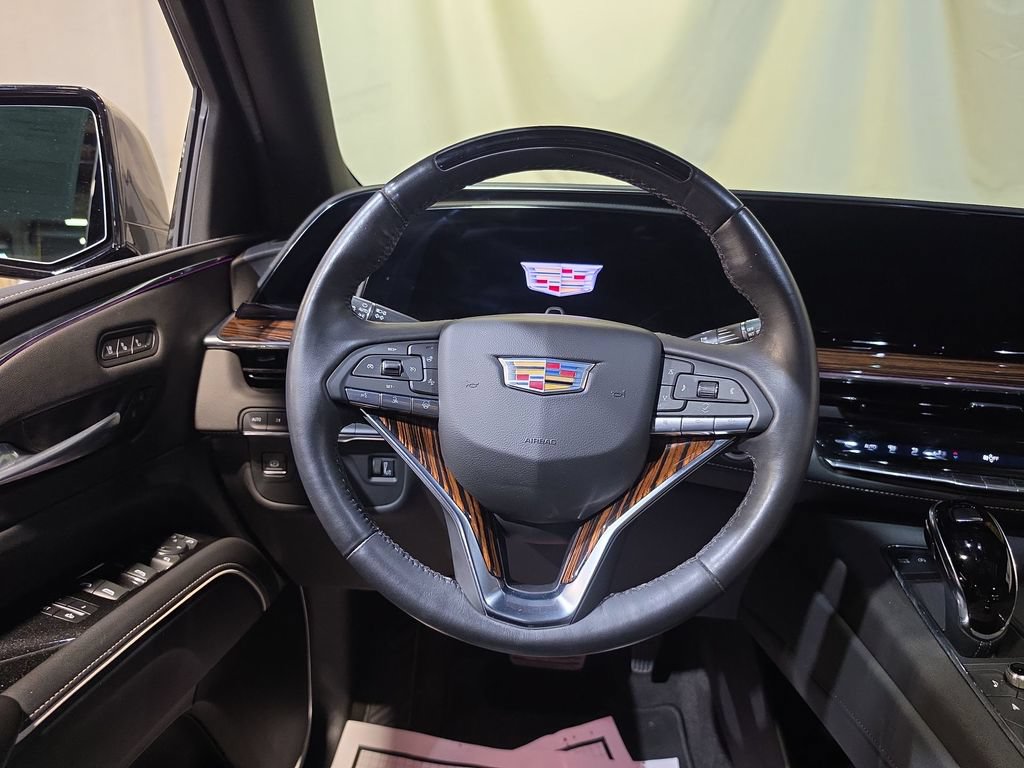 Used 2023 Cadillac Escalade Premium Luxury AWD/4WD image 11