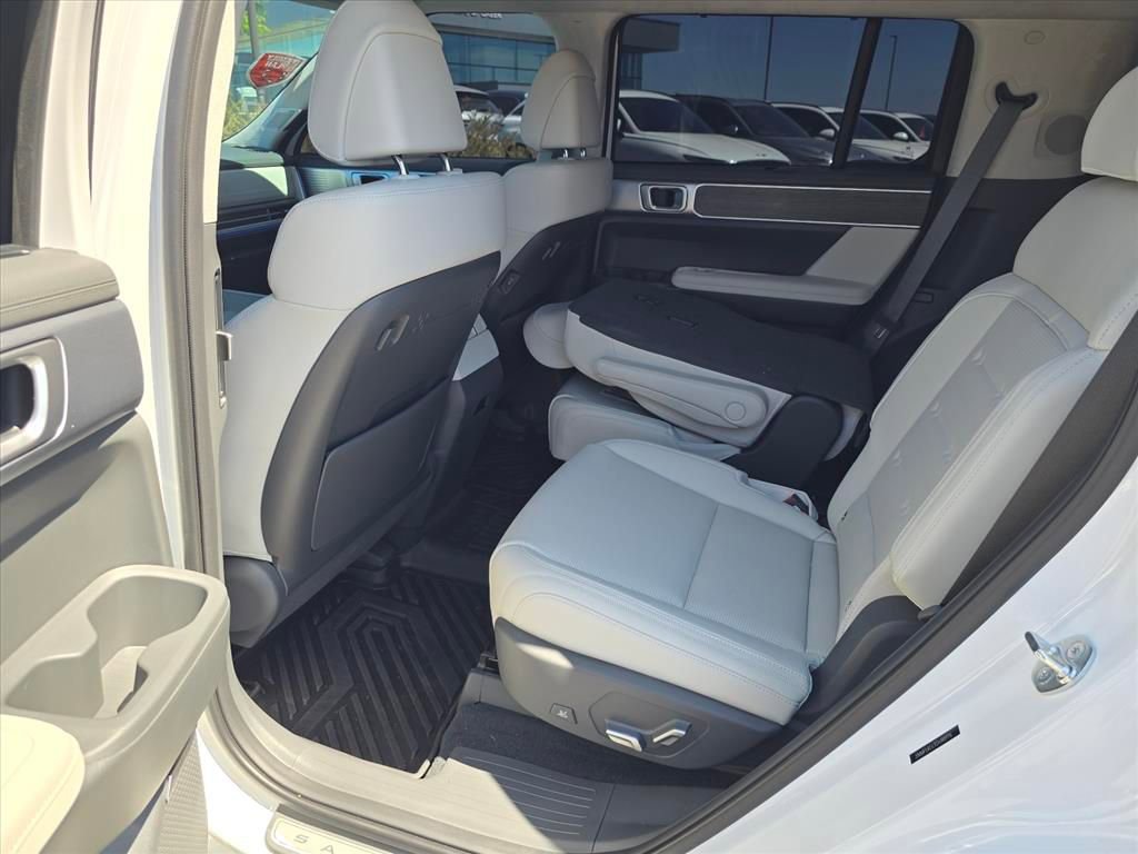 Used 2025 Hyundai Santa Fe Calligraphy image 11