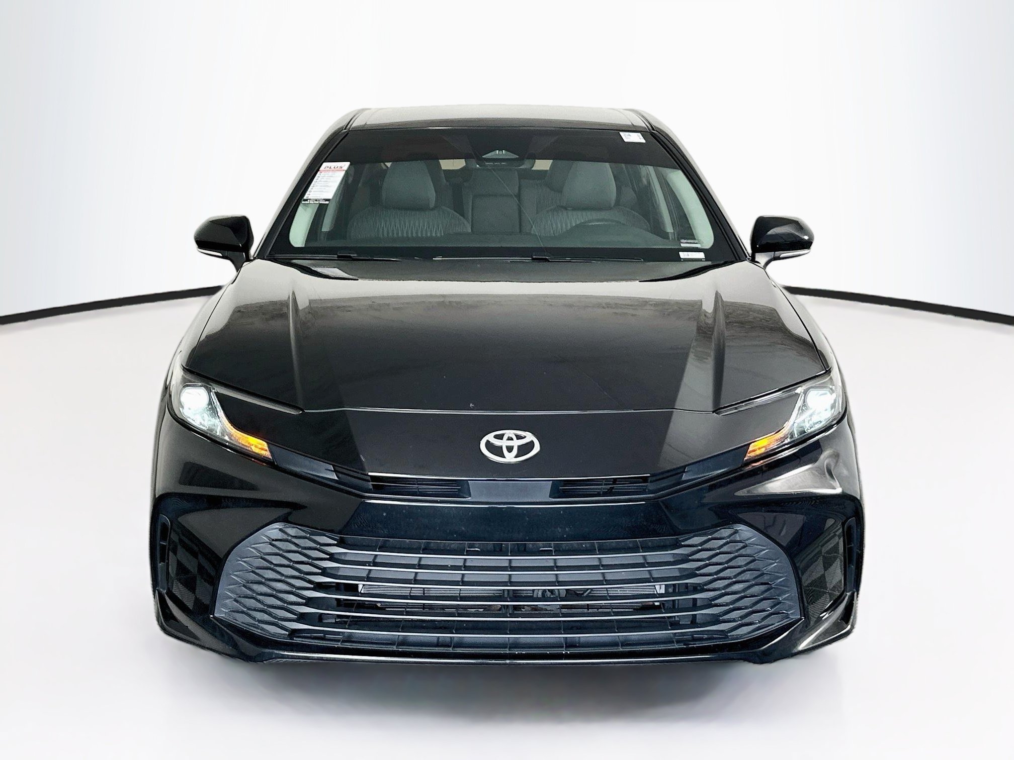 Used 2025 Toyota Camry LE w/ Convenience Package FWD image 8