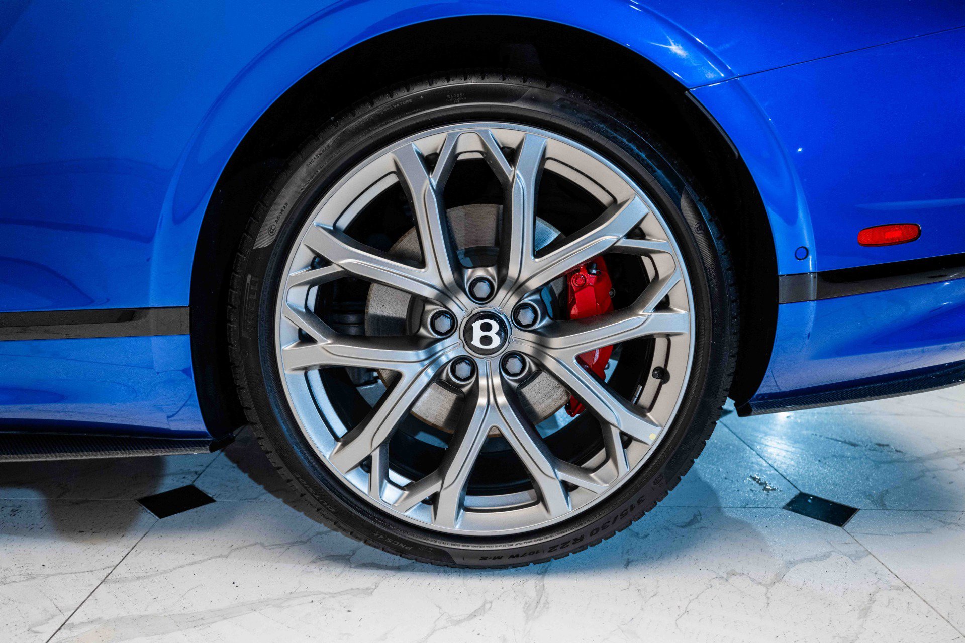 New 2024 Bentley Continental GT V8 image 12