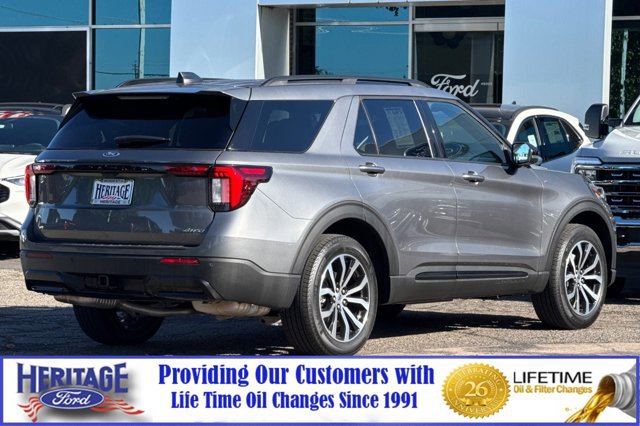 Used 2025 Ford Explorer ST-Line AWD/4WD image 4